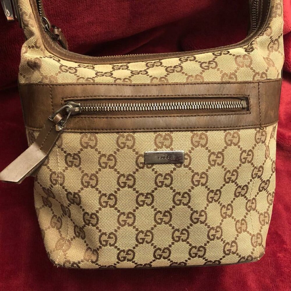 Gucci Canvas / Leather shoulder bag  - Excellent Price